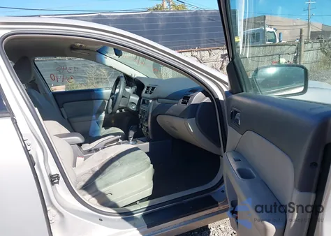 2010 Ford Fusion S from USA, damaged, VIN 3FAHP0GA2AR362061